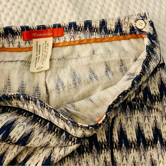 Anthropologie's Cartonnnier Larimer high waisted shorts in Ikart pattern. - Picture 9 of 9